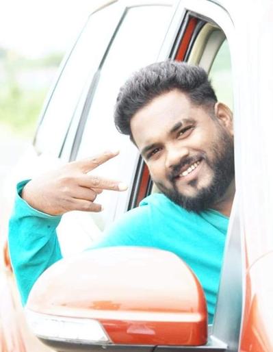 The popularity of the Ticket Talk sky at the funeral | अंत्यसंस्कारावेळी समजली टिकटॉक आकाशची लोकप्रियता The popularity of the Ticket Talk sky at the funeral | अंत्यसंस्कारावेळी समजली टिकटॉक आकाशची लोकप्रियता