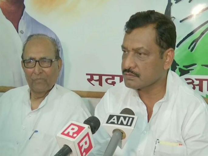 politics will be done on surgical strike to divert attention from real issues - Akhilesh Singh, Congress leader | निवडणुका आल्या की सर्जिकल स्ट्राइक करायची हा तर मोदी सरकारचा पॅटर्न, कॉग्रेस नेत्याची टीका politics will be done on surgical strike to divert attention from real issues - Akhilesh Singh, Congress leader | निवडणुका आल्या की सर्जिकल स्ट्राइक करायची हा तर मोदी सरकारचा पॅटर्न, कॉग्रेस नेत्याची टीका