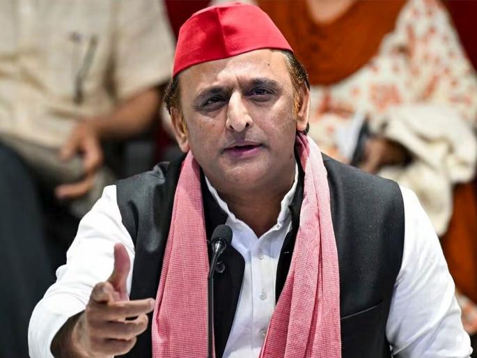 Akhilesh Yadav's mind...! He left one district and dismissed the executive committees of other districts in UP Smajwadi party | अखिलेश यादवांच्या आले मनी...! एक जिल्हा सोडला अन् युपीतील इतर जिल्ह्यांच्या कार्यकारिणी केल्या बरखास्त