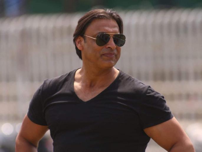Shoaib Akhtar wants to be the bowling coach of Team India svg | Shoaib Akhtar ला बनायचं आहे टीम इंडियाचा प्रशिक्षक, म्हणतो...