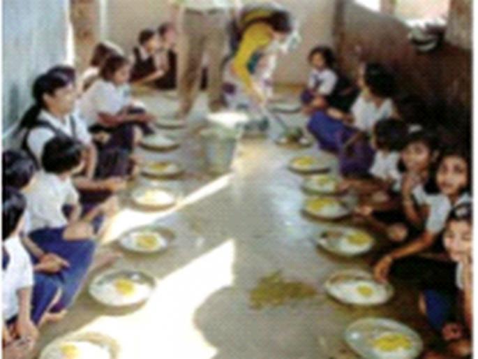 GST on school student grants too; Resentment from parents | शालेय विद्यार्थ्यांच्या अनुदानावरही जीएसटी; पालकांकडून संताप GST on school student grants too; Resentment from parents | शालेय विद्यार्थ्यांच्या अनुदानावरही जीएसटी; पालकांकडून संताप