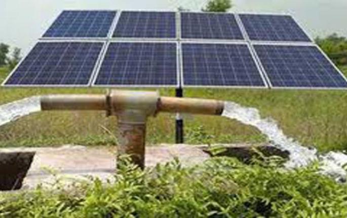 Even after paying for solar pumps, 456 farmers are still waiting | अकोला जिल्ह्यात सौर पंपासाठी पैसे भरूनही ४५६ शेतकरी प्रतीक्षेतच Even after paying for solar pumps, 456 farmers are still waiting | अकोला जिल्ह्यात सौर पंपासाठी पैसे भरूनही ४५६ शेतकरी प्रतीक्षेतच