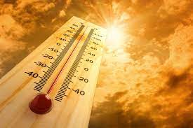 Akola 'World's Hottest City'; Mercury 44.2 degrees | अकोला ठरले ’जगातील सर्वाधिक उष्ण शहर’; पारा ४४.२ अंशांव Akola 'World's Hottest City'; Mercury 44.2 degrees | अकोला ठरले ’जगातील सर्वाधिक उष्ण शहर’; पारा ४४.२ अंशांव