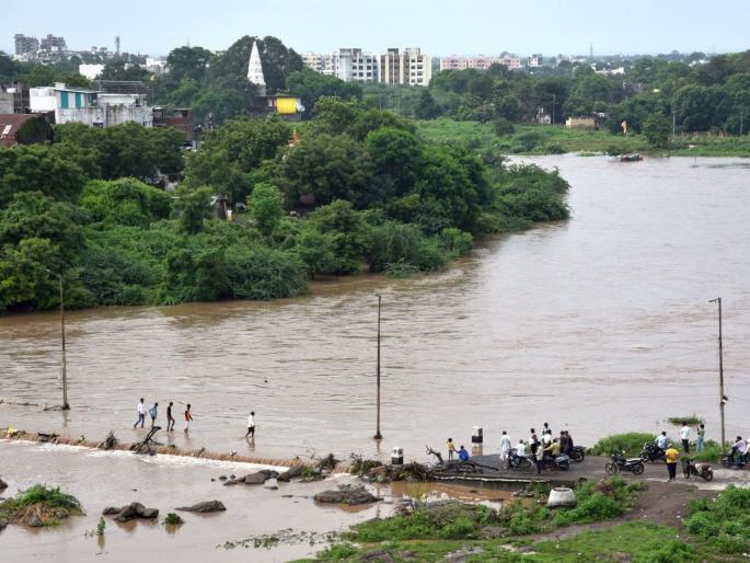 A four-year-old boy was swept away in the Morna river in Akola | अकोला येथील मोर्णा नदीत चारवर्षीय बालक वाहून गेला A four-year-old boy was swept away in the Morna river in Akola | अकोला येथील मोर्णा नदीत चारवर्षीय बालक वाहून गेला
