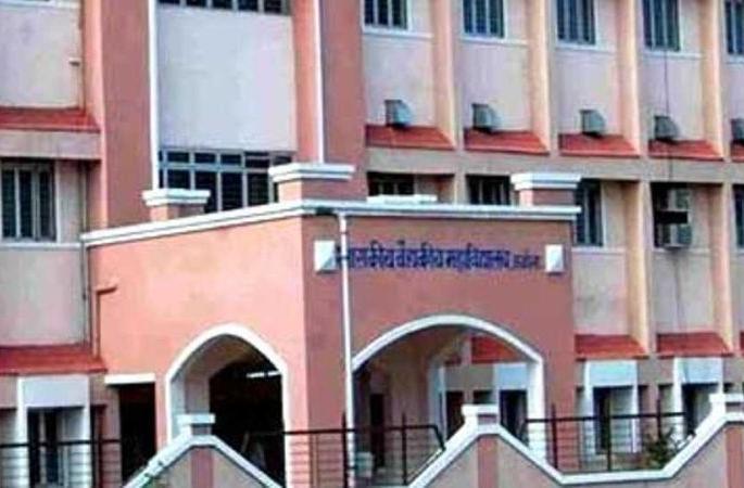 Another 27 students from Akola GMC tested positive for corona | अकोला जीएमसीतील आणखी २७ विद्यार्थी कोरोना पॉझिटिव्ह Another 27 students from Akola GMC tested positive for corona | अकोला जीएमसीतील आणखी २७ विद्यार्थी कोरोना पॉझिटिव्ह