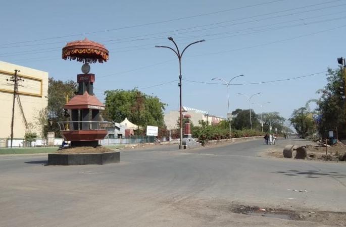 Response to Janta curfew in Akola; Shocked on the streets, the market closed | Janta curfew अकोल्यात जनता कर्फ्यूला प्रतिसाद; रस्त्यांवर शुकशुकाट, बाजारपेठ बंद