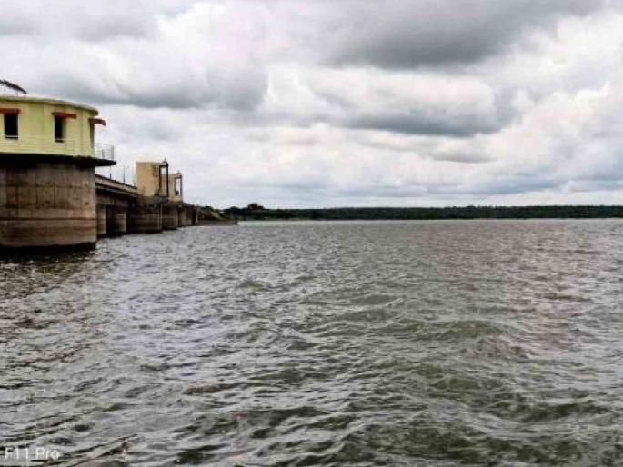 Only 12 percent water in Maha Dam Akola city water supply week | महान धरणात १२ टक्केच पाणी; अकोला शहरातील पाणीपुरवठा आठवड्यावर! Only 12 percent water in Maha Dam Akola city water supply week | महान धरणात १२ टक्केच पाणी; अकोला शहरातील पाणीपुरवठा आठवड्यावर!