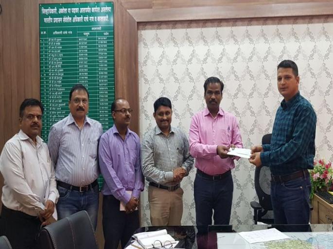 Appeal to the charitable people for the development of the morale, the construction of the ferries made from the fund | मोर्णाच्या विकासासाठी दानशूर व्यक्तींना आवाहन, निधीतून केली जाणार घाट निर्मिती Appeal to the charitable people for the development of the morale, the construction of the ferries made from the fund | मोर्णाच्या विकासासाठी दानशूर व्यक्तींना आवाहन, निधीतून केली जाणार घाट निर्मिती