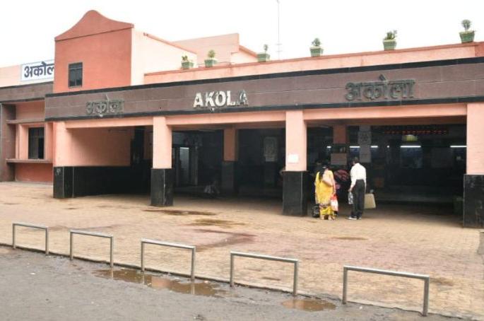 Akola railway station will be transformed | अकोला रेल्वेस्थानकाचा होणार कायापालट Akola railway station will be transformed | अकोला रेल्वेस्थानकाचा होणार कायापालट