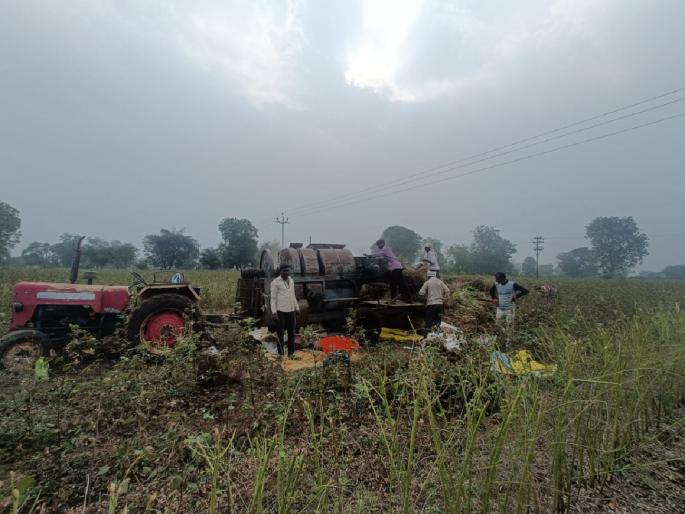 Unseasonal rain showers in Akola city Panic among farmers, rabi crops in danger due to cloudy weather | अकोला शहरात अवकाळी पावसाच्या सरी; शेतकऱ्यांमध्ये धास्ती, ढगाळ वातावरणाने रब्बी पिके धोक्यात Unseasonal rain showers in Akola city Panic among farmers, rabi crops in danger due to cloudy weather | अकोला शहरात अवकाळी पावसाच्या सरी; शेतकऱ्यांमध्ये धास्ती, ढगाळ वातावरणाने रब्बी पिके धोक्यात