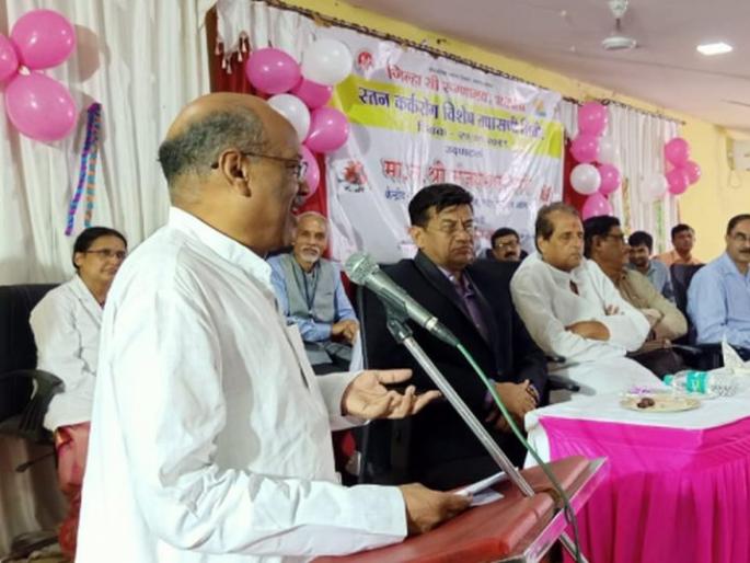 'Breast jacket will diagnose breast cancer at the right time | 'ब्रेस्ट जॅकेट करणार योग्यवेळी स्तन कर्करोगाचे निदान - संजय धोत्रे 'Breast jacket will diagnose breast cancer at the right time | 'ब्रेस्ट जॅकेट करणार योग्यवेळी स्तन कर्करोगाचे निदान - संजय धोत्रे