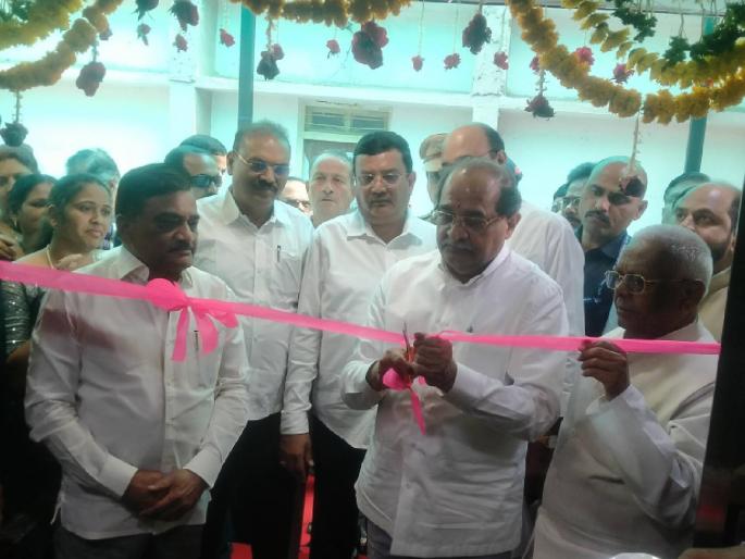 The guardian minister's office has started in the district collector's office! | जिल्हाधिकारी कार्यालय परिसरात पालकमंत्री कार्यालय सुरु! पालकमंत्र्यांच्या हस्ते शुभारंभ The guardian minister's office has started in the district collector's office! | जिल्हाधिकारी कार्यालय परिसरात पालकमंत्री कार्यालय सुरु! पालकमंत्र्यांच्या हस्ते शुभारंभ