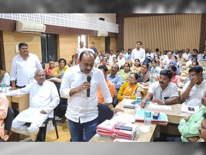 Give immediate help to the farmers Resolution approved in ZP meeting | शेतकऱ्यांना सरसकट तातडीने मदत द्या! जिल्हा परिषदेच्या सभेत ठराव मंजूर Give immediate help to the farmers Resolution approved in ZP meeting | शेतकऱ्यांना सरसकट तातडीने मदत द्या! जिल्हा परिषदेच्या सभेत ठराव मंजूर