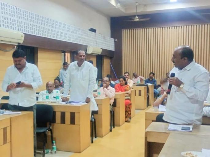 Don't just do paperwork; Take action in every school in akola | केवळ कागदोपत्री कार्यवाही नको; प्रत्येक शाळेत उपाययोजना करा Don't just do paperwork; Take action in every school in akola | केवळ कागदोपत्री कार्यवाही नको; प्रत्येक शाळेत उपाययोजना करा