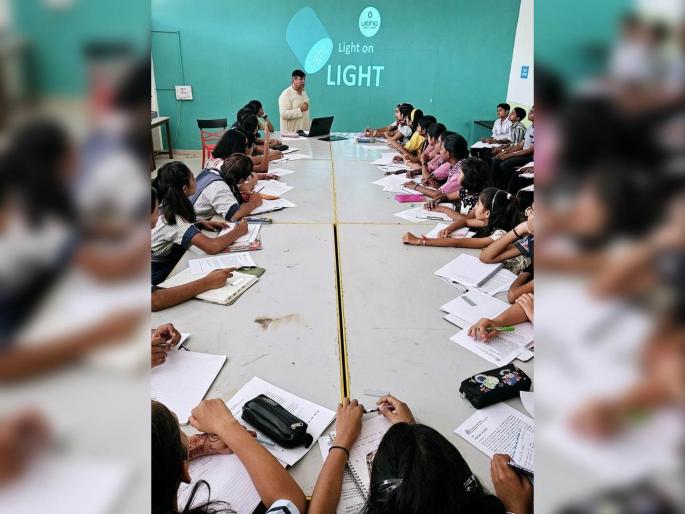 students of 27 schools experience hands on science conclusion of vigyan sanskar camp in akola | २७ शाळांच्या विद्यार्थ्यांनी प्रात्यक्षिकातून अनुभवले विज्ञान; विज्ञान संस्कार शिबिराचा समारोप students of 27 schools experience hands on science conclusion of vigyan sanskar camp in akola | २७ शाळांच्या विद्यार्थ्यांनी प्रात्यक्षिकातून अनुभवले विज्ञान; विज्ञान संस्कार शिबिराचा समारोप