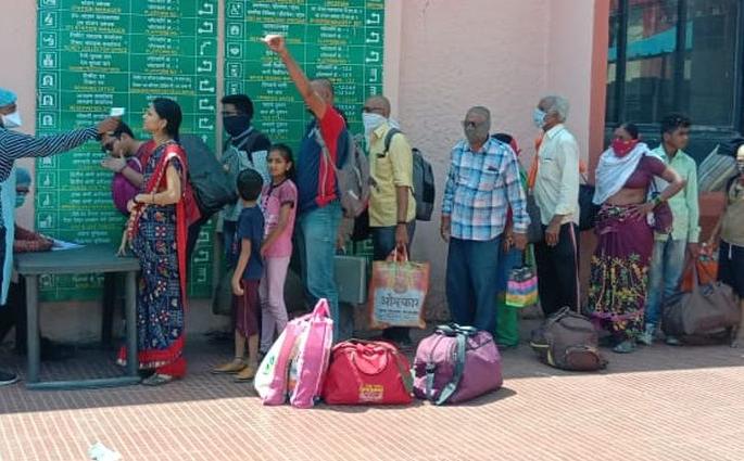 Within 8 days, 17232 travelers were registered in the district | आठ दिवसात जिल्ह्यात १७२३२ प्रवासी दाखल Within 8 days, 17232 travelers were registered in the district | आठ दिवसात जिल्ह्यात १७२३२ प्रवासी दाखल