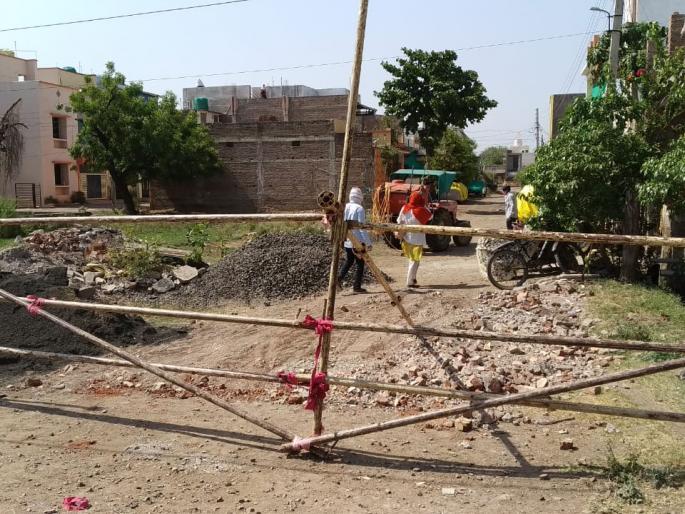 Corona infiltration in the city of Akot; 71-year-old's report is positive | अकोट शहरातही कोरोनाचा शिरकाव; ७१ वर्षीय वृद्धाचा अहवाल पॉझिटिव्ह Corona infiltration in the city of Akot; 71-year-old's report is positive | अकोट शहरातही कोरोनाचा शिरकाव; ७१ वर्षीय वृद्धाचा अहवाल पॉझिटिव्ह