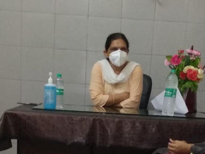 The Civil Surgeon performed three caesareans at Akot Rural Hospital | जिल्हा शल्य चिकित्सकांनी अकोट ग्रामीण रुग्णालयात केल्या तीन सिझेरियन