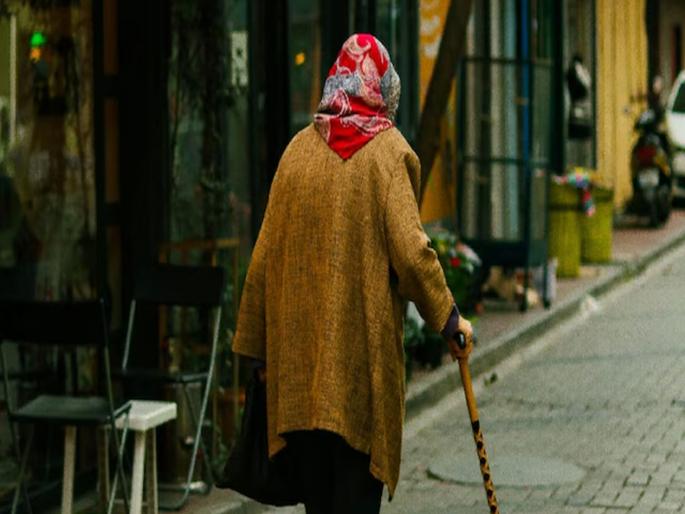 Elderly people are deliberately going to jail because of 'loneliness'; The story of an 81-year-old woman Akiyo in Japan | ‘एकटे’पणामुळे वृद्ध मुद्दाम जाताहेत तुरुंगात; जपानमधील ८१ वर्षीय वृद्धेची कहाणी  Elderly people are deliberately going to jail because of 'loneliness'; The story of an 81-year-old woman Akiyo in Japan | ‘एकटे’पणामुळे वृद्ध मुद्दाम जाताहेत तुरुंगात; जपानमधील ८१ वर्षीय वृद्धेची कहाणी