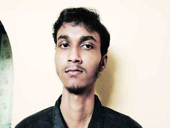 Badlapur's Akshay Kanpur missing from IIT, due to non-cooperation of the police, the parents are very weak | बदलापूरचा अक्षय कानपूर आयआयटीमधून बेपत्ता, पोलीस सहकार्य करत नसल्याने कुटुंबाची परवड Badlapur's Akshay Kanpur missing from IIT, due to non-cooperation of the police, the parents are very weak | बदलापूरचा अक्षय कानपूर आयआयटीमधून बेपत्ता, पोलीस सहकार्य करत नसल्याने कुटुंबाची परवड