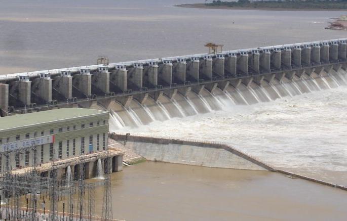 File a petition against the deadline: Resolution in municipal council | अलमट्टीविरोधात याचिका दाखल करा : महापालिका सभेत ठराव