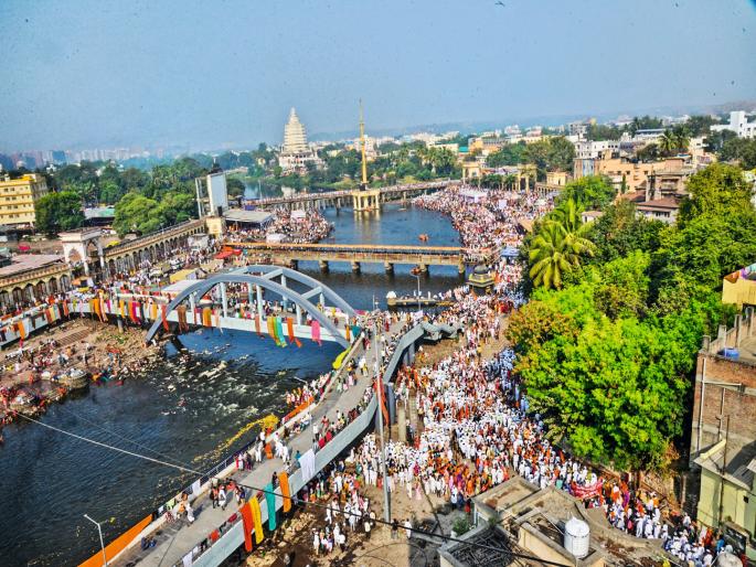 maharashtra lakh of devotees in Alandi on the occasion of Kartiki Vari | Kartiki Wari: यात्रे अलंकापुरा येती ! ते आवडी विठ्ठला !! कार्तिकी वारीनिमित्त आळंदीत लाखो भाविकांचा महामेळा maharashtra lakh of devotees in Alandi on the occasion of Kartiki Vari | Kartiki Wari: यात्रे अलंकापुरा येती ! ते आवडी विठ्ठला !! कार्तिकी वारीनिमित्त आळंदीत लाखो भाविकांचा महामेळा