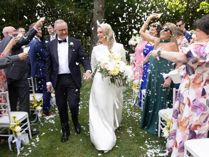 Video: Australian Prime Minister ties the knot for the second time at the age of 62; Jodie Hayden becomes 'First Lady'! | Video : ऑस्ट्रेलियन पंतप्रधानांनी ६२व्या वर्षी बांधली दुसरी लग्नगाठ; जोडी हेडन बनल्या 'फर्स्ट लेडी'!