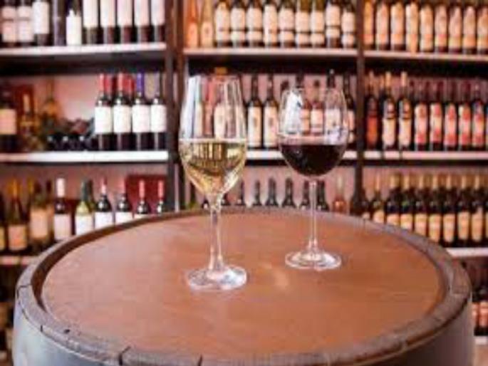 He ran away from shelter centre due to sale of liquor was open in the pune | दारूची दुकाने सुरु झाल्याने निवारा केंद्रातून " त्यांनी " काढला पळ; पोलिसांनी चोप देऊन टाकले पुन्हा आत