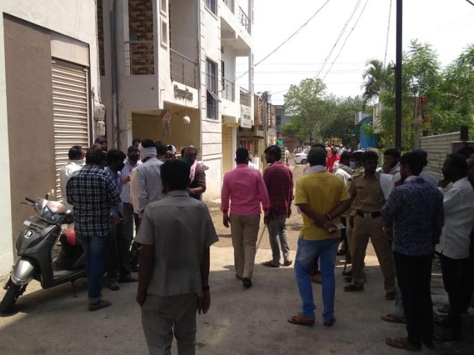 Foreign liquor market in full demand in Latur? | लातुरात विदेशी दारूचा बाजार जोमात ? Foreign liquor market in full demand in Latur? | लातुरात विदेशी दारूचा बाजार जोमात ?