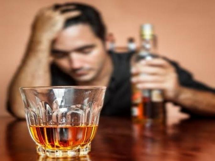 know the one drink a day may increase cancer risk | रोजचा एक पेग ठरू शकतो जीवघेणा, अडकू शकता कॅन्सरच्या जाळ्यात know the one drink a day may increase cancer risk | रोजचा एक पेग ठरू शकतो जीवघेणा, अडकू शकता कॅन्सरच्या जाळ्यात