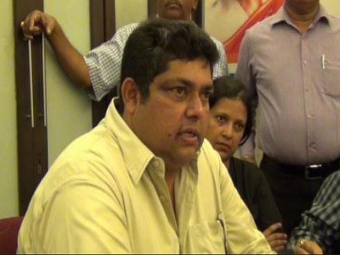 Manohar Parrikar should respectfully leave the chair - Congress | पर्रीकरांनी सन्मानाने खुर्ची सोडावी, स्थिती पाहवत नाही - काँग्रेस Manohar Parrikar should respectfully leave the chair - Congress | पर्रीकरांनी सन्मानाने खुर्ची सोडावी, स्थिती पाहवत नाही - काँग्रेस