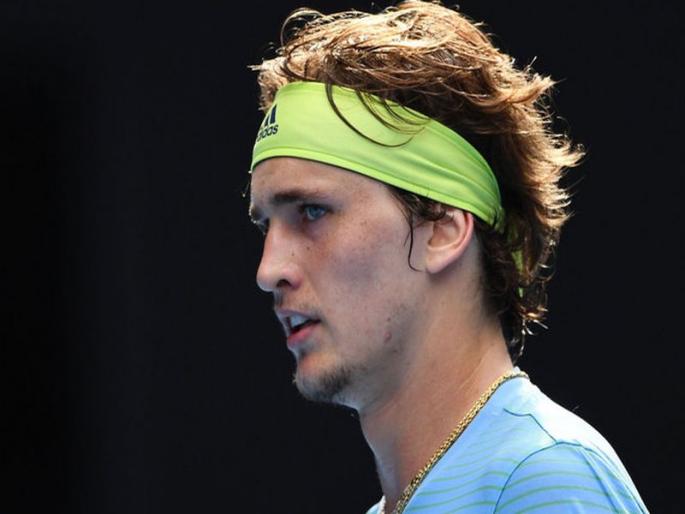 Do not see the ball, lamps are lava ..! Alexander Zvereva's demand was not to be overlooked by the umpires; | चेंडू दिसत नाही, दिवे लावा हो..! अॅलेक्झांडर ज्वेरेवच्या मागणीकडे पंचांचे दुर्लक्ष, संतापात गमावला सामना Do not see the ball, lamps are lava ..! Alexander Zvereva's demand was not to be overlooked by the umpires; | चेंडू दिसत नाही, दिवे लावा हो..! अॅलेक्झांडर ज्वेरेवच्या मागणीकडे पंचांचे दुर्लक्ष, संतापात गमावला सामना