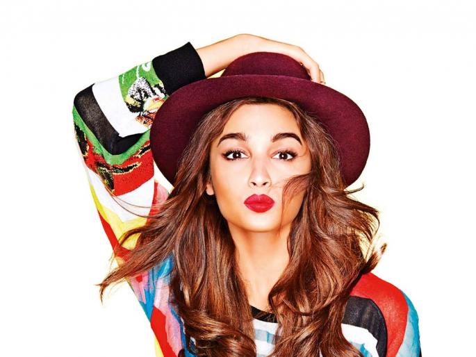 Aliya ... | आलिया...जे समोर आयुष्य आहे, ते जगावं, प्रामाणिकपणे त्याला सामोरं जावं Aliya ... | आलिया...जे समोर आयुष्य आहे, ते जगावं, प्रामाणिकपणे त्याला सामोरं जावं