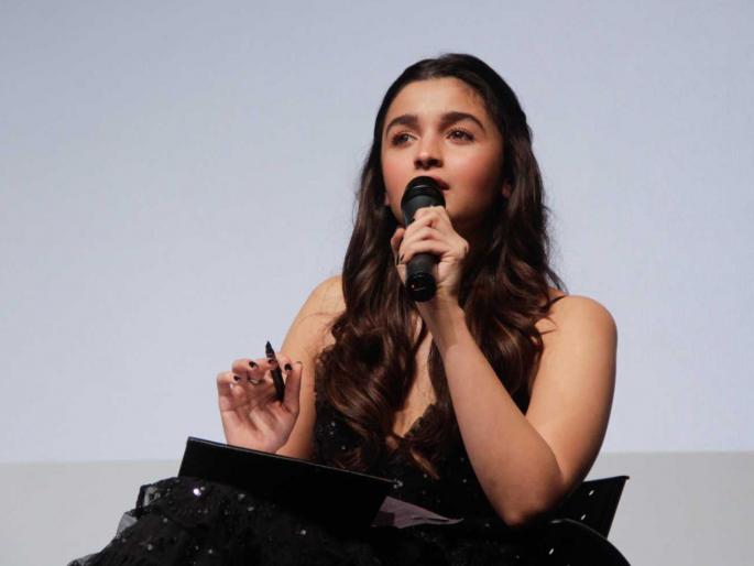 Alia Bhatt's big revelation, also told the reason behind off social media detox | "मला सोशल मीडिया बंद करुन दूर जावंसं वाटत होतं"; आलिया भटचा मोठा खुलासा, कारणही सांगितलं Alia Bhatt's big revelation, also told the reason behind off social media detox | "मला सोशल मीडिया बंद करुन दूर जावंसं वाटत होतं"; आलिया भटचा मोठा खुलासा, कारणही सांगितलं