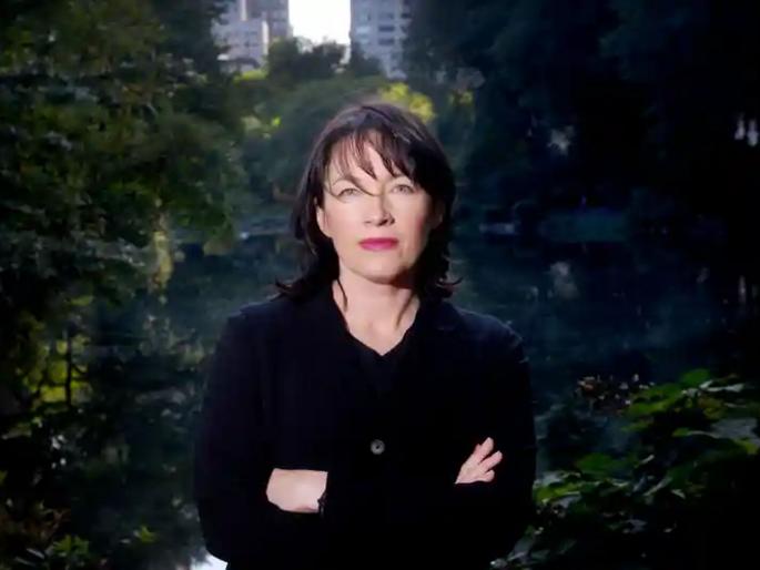 Alice Sebold Becomes Famous For Writing Book Lovely Bones On Rape Incident; Anthony Broadwater 16 years in prison | Alice Sebold Rape Case: बलात्काराच्या घटनेवर पुस्तक लिहून फेमस झाली महिला; निर्दोष 16 वर्षे तुरुंगात सडला Alice Sebold Becomes Famous For Writing Book Lovely Bones On Rape Incident; Anthony Broadwater 16 years in prison | Alice Sebold Rape Case: बलात्काराच्या घटनेवर पुस्तक लिहून फेमस झाली महिला; निर्दोष 16 वर्षे तुरुंगात सडला