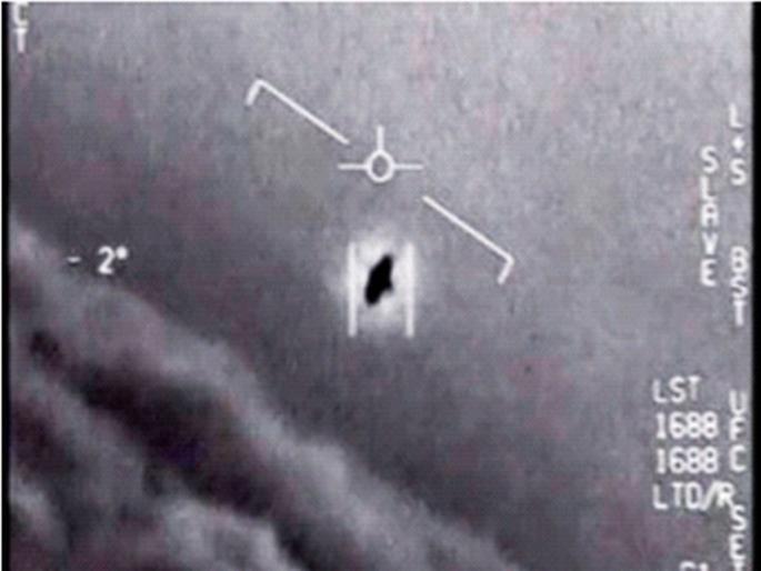 Alien seen in the deep sea now? Claimed by a retired US Navy officer | आता खोल समुद्रातही दिसला एलियन? अमेरिकी नौदलाच्या निवृत्त अधिकाऱ्याने केला दावा