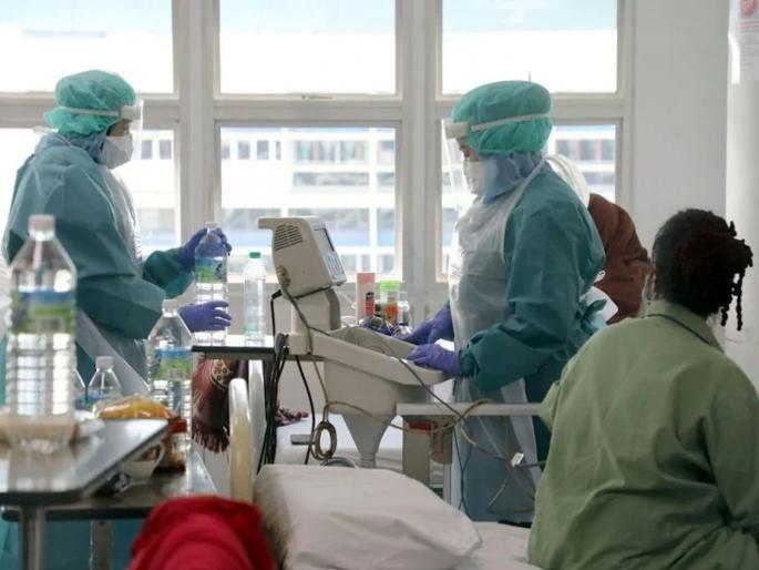 CoronaVirus Marathi News 50 lakh food bill doctors quarantine centre aligarh | CoronaVirus News : बाबो! क्वारंटाईन सेंटरमध्ये डॉक्टरांच्या जेवणाचं बिल आलं तब्बल 50 लाख CoronaVirus Marathi News 50 lakh food bill doctors quarantine centre aligarh | CoronaVirus News : बाबो! क्वारंटाईन सेंटरमध्ये डॉक्टरांच्या जेवणाचं बिल आलं तब्बल 50 लाख