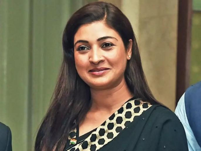 Kejriwal, why are you on people's lives? Alka's question to the Chief Minister arvind kejariwal on lliqour MMG | केजरीवाल, लोकांच्या जीवावर का उठला आहात? अलका लांबांचा मुख्यमंत्र्यांना सवाल Kejriwal, why are you on people's lives? Alka's question to the Chief Minister arvind kejariwal on lliqour MMG | केजरीवाल, लोकांच्या जीवावर का उठला आहात? अलका लांबांचा मुख्यमंत्र्यांना सवाल