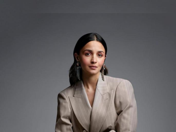 Alia Bhatt : Alia Bhatt's entry into YRF's spy universe, know about | Alia Bhatt : YRF च्या स्पाई युनिव्हर्समध्ये आलिया भटची एन्ट्री, जाणून घ्या याबद्दल Alia Bhatt : Alia Bhatt's entry into YRF's spy universe, know about | Alia Bhatt : YRF च्या स्पाई युनिव्हर्समध्ये आलिया भटची एन्ट्री, जाणून घ्या याबद्दल