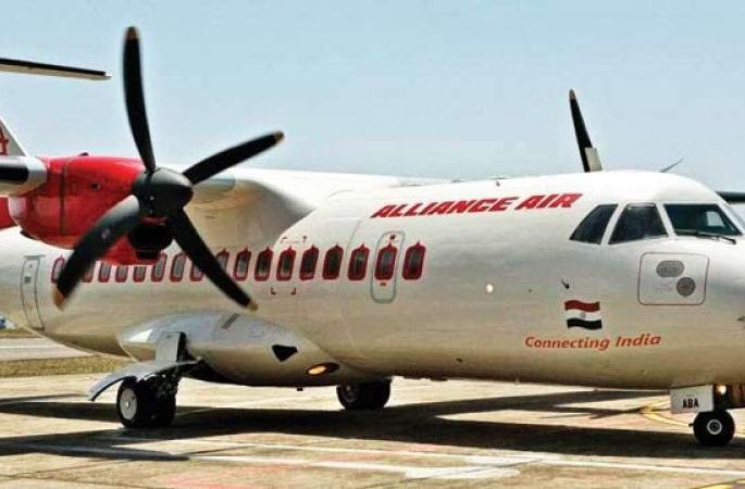 'Udan' flight passenger went via a by road to Jabalpur | ‘उडान’ विमानाचे प्रवासी रस्तामार्गे जबलपूरला 'Udan' flight passenger went via a by road to Jabalpur | ‘उडान’ विमानाचे प्रवासी रस्तामार्गे जबलपूरला