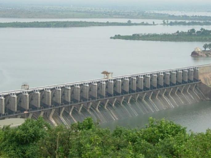 Administration's neglect of illegal water storage in Hippargi, Almaty in Karnataka, Allegation of Flood Control Committee | कर्नाटकातील हिप्परगी, अलमट्टीतील बेकायदेशीर पाणीसाठ्याकडे प्रशासनाचे दुर्लक्ष; महापूर नियंत्रण समितीचा आरोप  Administration's neglect of illegal water storage in Hippargi, Almaty in Karnataka, Allegation of Flood Control Committee | कर्नाटकातील हिप्परगी, अलमट्टीतील बेकायदेशीर पाणीसाठ्याकडे प्रशासनाचे दुर्लक्ष; महापूर नियंत्रण समितीचा आरोप