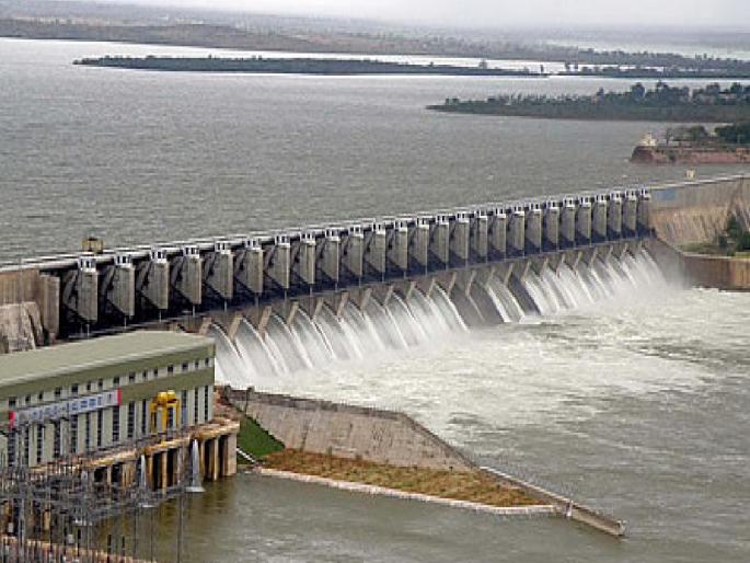 Almaty Dam is 98 percent full, increasing the discharge in the dam | अलमट्टी धरण ९८ टक्के भरले, धरणातील विसर्ग वाढविला Almaty Dam is 98 percent full, increasing the discharge in the dam | अलमट्टी धरण ९८ टक्के भरले, धरणातील विसर्ग वाढविला