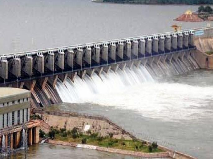 Maharashtra should control the water of Almatti, the role of flood control committee | अलमट्टीच्या पाण्यावर महाराष्ट्राने नियंत्रण ठेवावे, महापूर नियंत्रण समितीची भूमिका Maharashtra should control the water of Almatti, the role of flood control committee | अलमट्टीच्या पाण्यावर महाराष्ट्राने नियंत्रण ठेवावे, महापूर नियंत्रण समितीची भूमिका