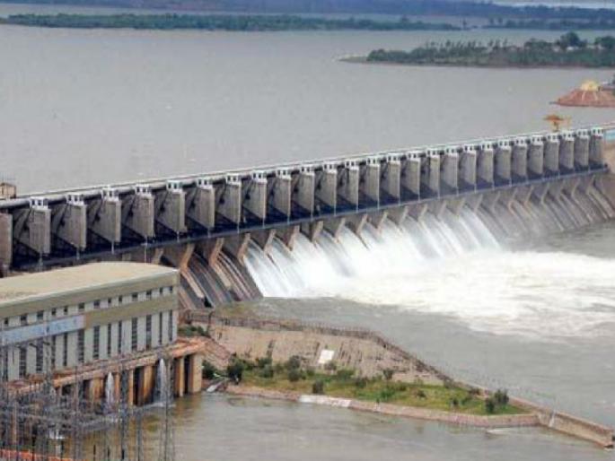 Current water storage in Hippargi Dam, Almaty is dangerous, Complaint of the Krishna Flood Control Committee to the District Collector of Kolhapur | अलमट्टी, हिप्परगी धरणातील सध्याचा पाणीसाठा धोकादायक; कृष्णा महापूर नियंत्रण समितीची कोल्हापूरच्या जिल्हाधिकाऱ्यांकडे तक्रार