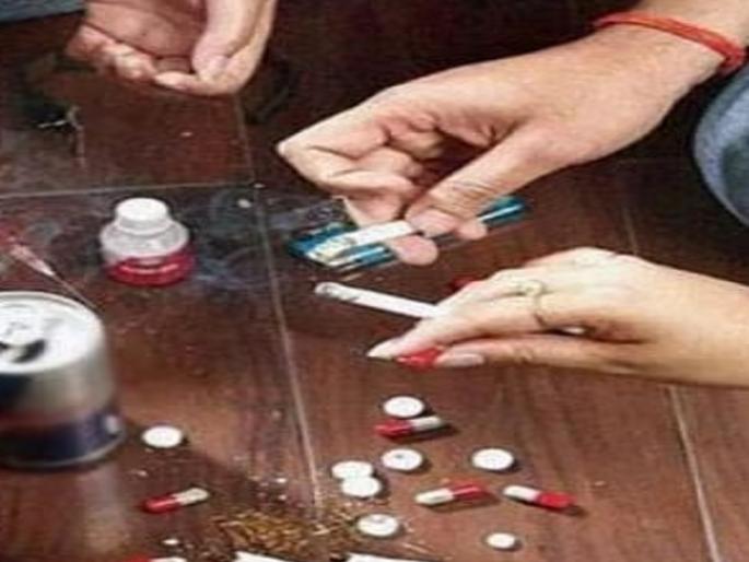 Action taken against four people for consuming drugs at Harkul Budruk in Sindhudurg, goods worth Rs 90 thousand seized | Sindhudurg: अंमली पदार्थाचे सेवन करणाऱ्या चौघांवर कारवाई, ९० हजाराचा मुद्देमाल जप्त Action taken against four people for consuming drugs at Harkul Budruk in Sindhudurg, goods worth Rs 90 thousand seized | Sindhudurg: अंमली पदार्थाचे सेवन करणाऱ्या चौघांवर कारवाई, ९० हजाराचा मुद्देमाल जप्त