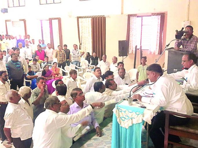 A meeting of the Khandesh Education Board took place after 16 years in Amalner | अमळनेर येथे तब्बल १६ वर्षांनंतर झाली खान्देश शिक्षण मंडळाची सभा A meeting of the Khandesh Education Board took place after 16 years in Amalner | अमळनेर येथे तब्बल १६ वर्षांनंतर झाली खान्देश शिक्षण मंडळाची सभा