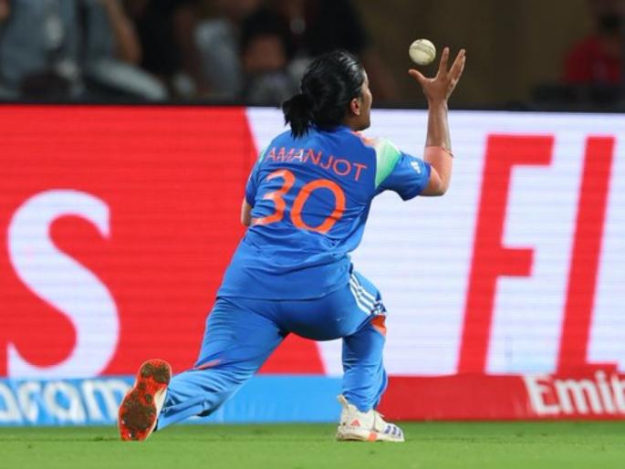 India Beats South Africa To Win Women’s ODI World Cup 2025 Title Amanjot Kaur Grabbing Laura Wolvaardt's Catch Turning Point Of IND vs SA Final Match Watch Video | IND vs SA Final :अमनजोत कौरनं घेतलेल्या लॉराच्या कॅचवर फिरली मॅच; व्हिडिओ बघाच