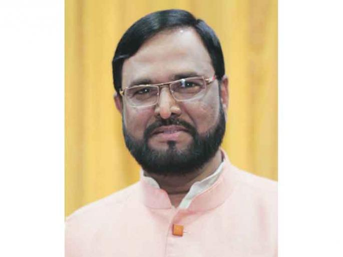 Solapur does not have Amar Sawal for Lok Sabha Candidates must be local! | Politics; सोलापूर लोकसभेसाठी अमर साबळे नको; उमेदवार स्थानिकच हवा ! Solapur does not have Amar Sawal for Lok Sabha Candidates must be local! | Politics; सोलापूर लोकसभेसाठी अमर साबळे नको; उमेदवार स्थानिकच हवा !