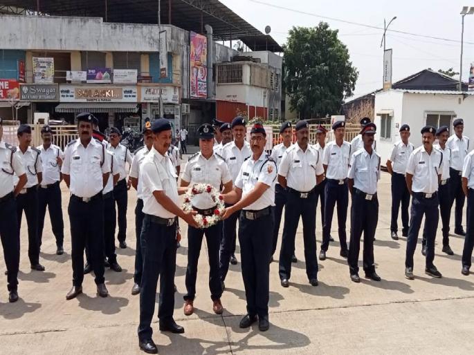 Fire Service Week begins at Ambernath, Badlapur | अंबरनाथ, बदलापुरात अग्निशामक सेवा सप्ताहला सुरुवात Fire Service Week begins at Ambernath, Badlapur | अंबरनाथ, बदलापुरात अग्निशामक सेवा सप्ताहला सुरुवात
