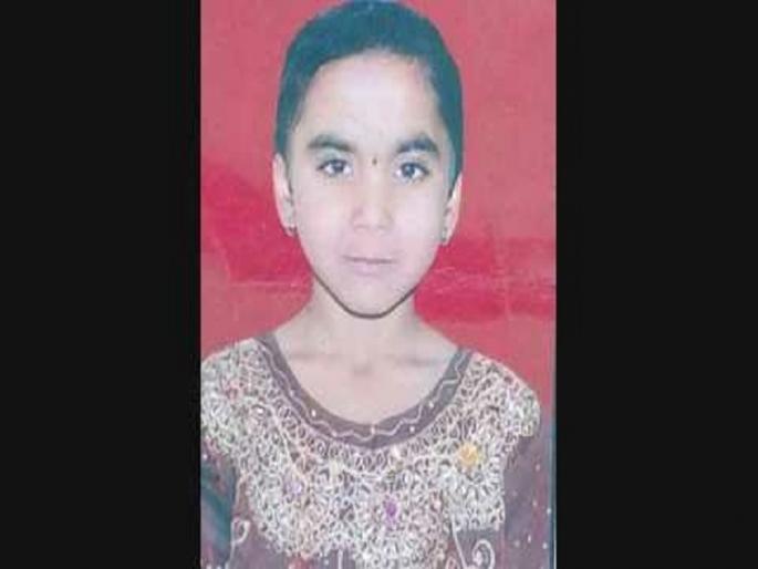 girl dies in canal at ambajogai who tries to help her parents | सरपण आणण्यास गेलेल्या चिमुकलीचा कालव्यात बुडून मृत्यू; मजुरीस गेलेल्या पालकांना करत होती मदत girl dies in canal at ambajogai who tries to help her parents | सरपण आणण्यास गेलेल्या चिमुकलीचा कालव्यात बुडून मृत्यू; मजुरीस गेलेल्या पालकांना करत होती मदत